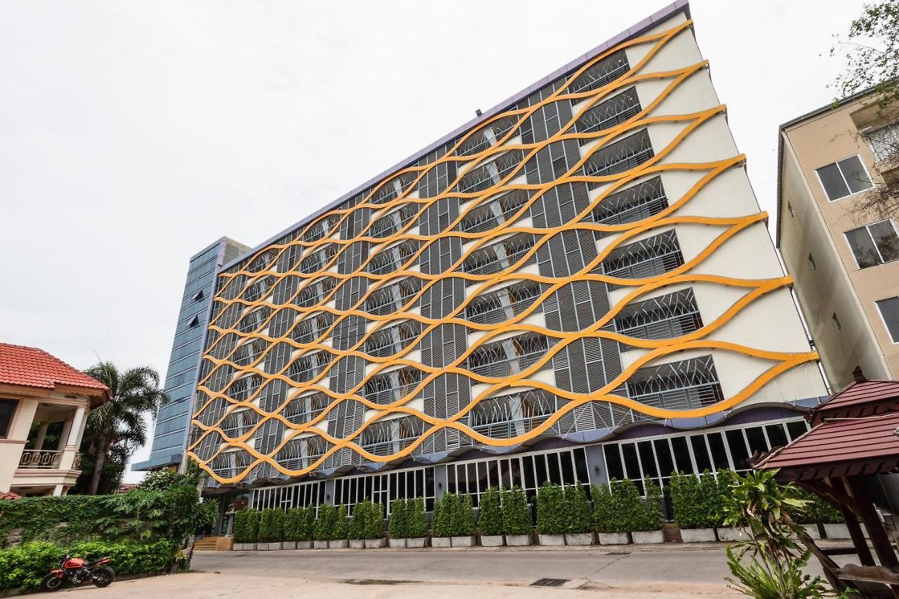 โรงแรม Oyo 1126 Curve Boutique Pattaya