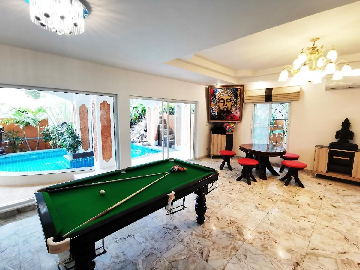Joopland Luxury Pool Walking Street วิลล่า