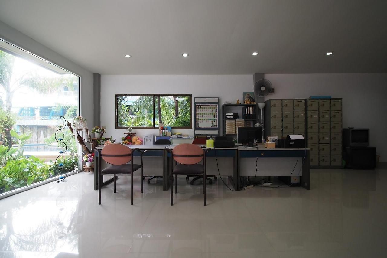 Oyo 1003 Naklua House โรงแรม