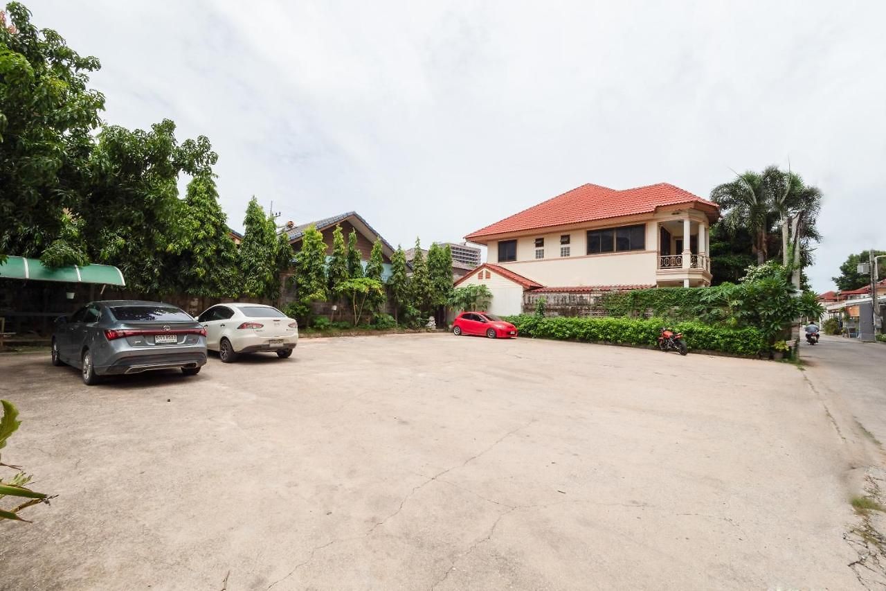 Oyo 1126 Curve Boutique 3* Pattaya