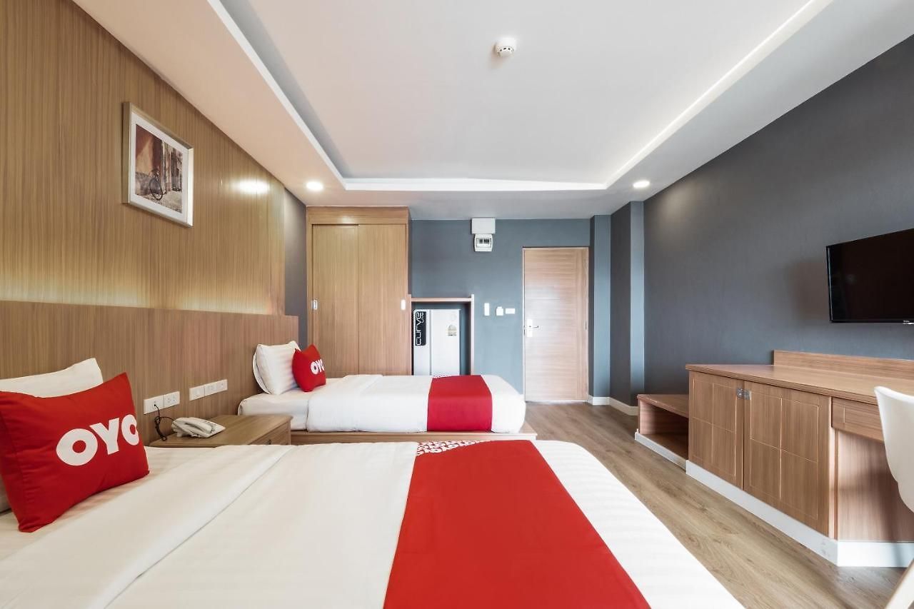 Oyo 1126 Curve Boutique โรงแรม 3*