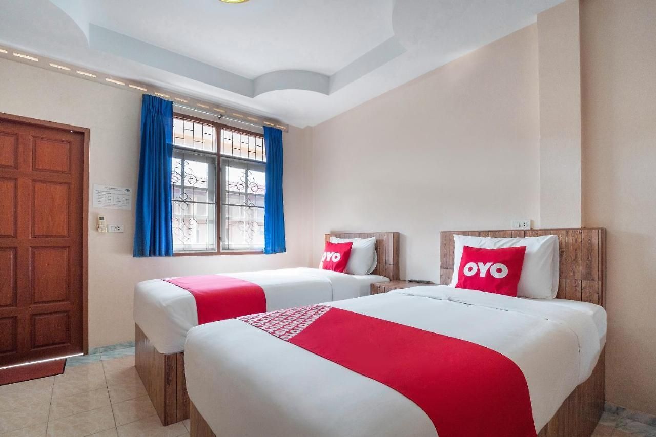 Vaccinated Staff - Oyo 645 Baan Ruangrungroj โรงแรม Pattaya