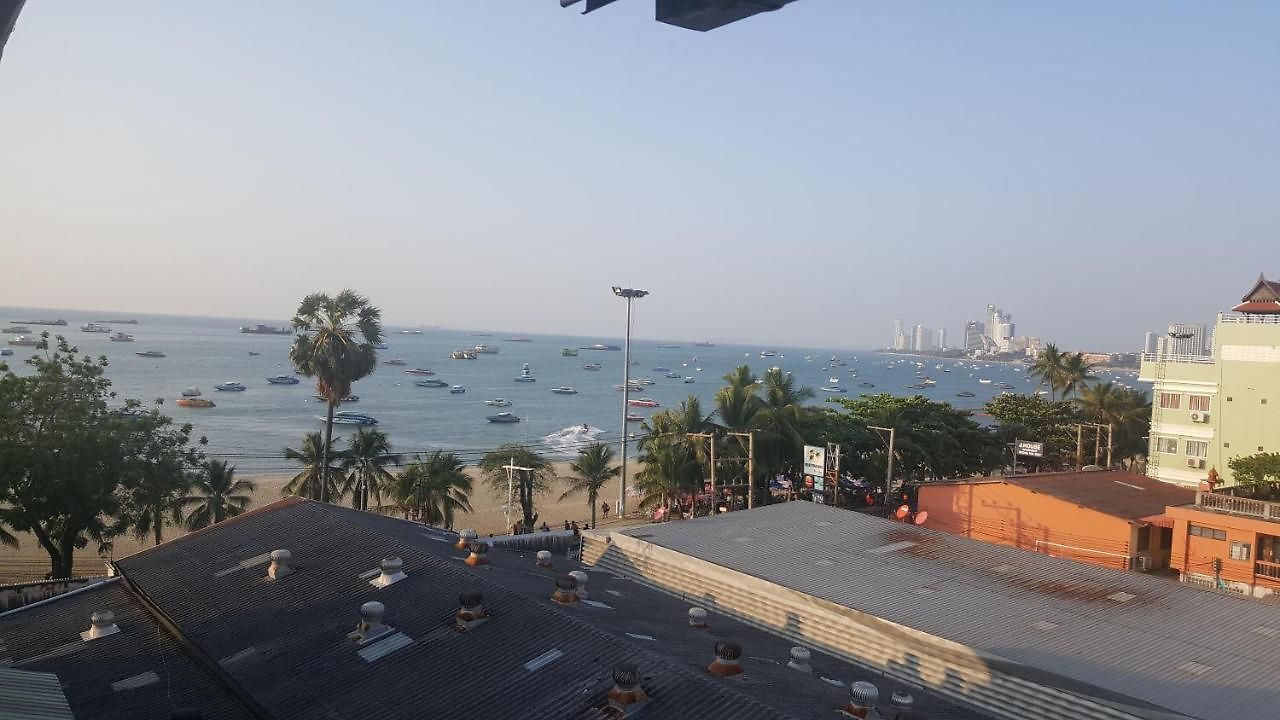 Tuga's Bar And Pattaya