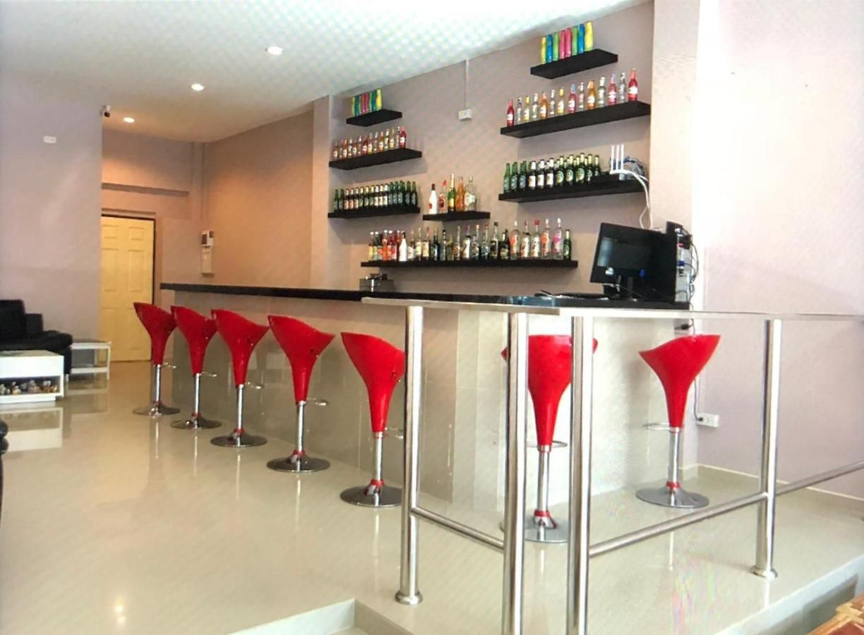 ที่พัก Tuga's Bar And