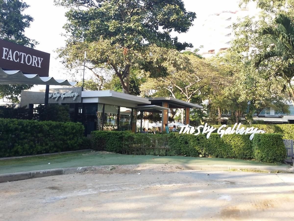 Peak Condominium 4*