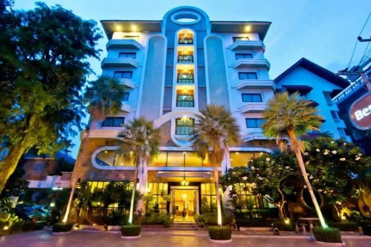 เบส บีช โรงแรม 3*