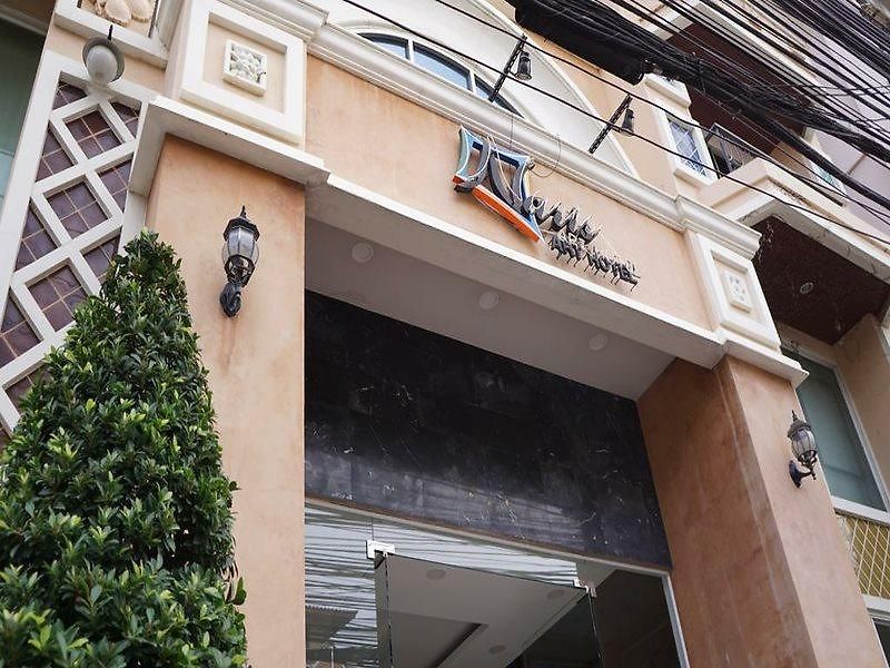 นริส อาร์ท โฮเทล โรงแรม Pattaya