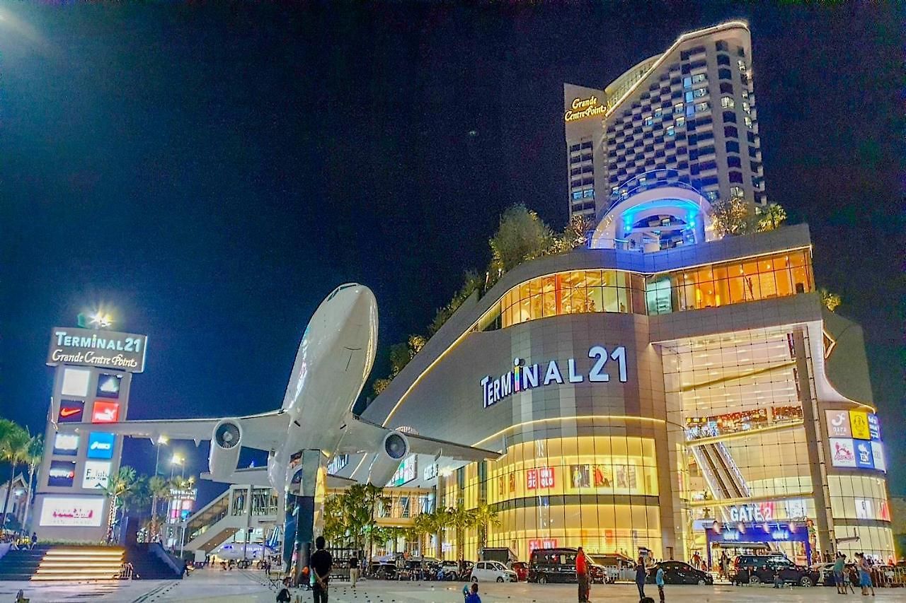 โรงแรม Oyo 75369 Cozy Rooms@ Addicts 2*