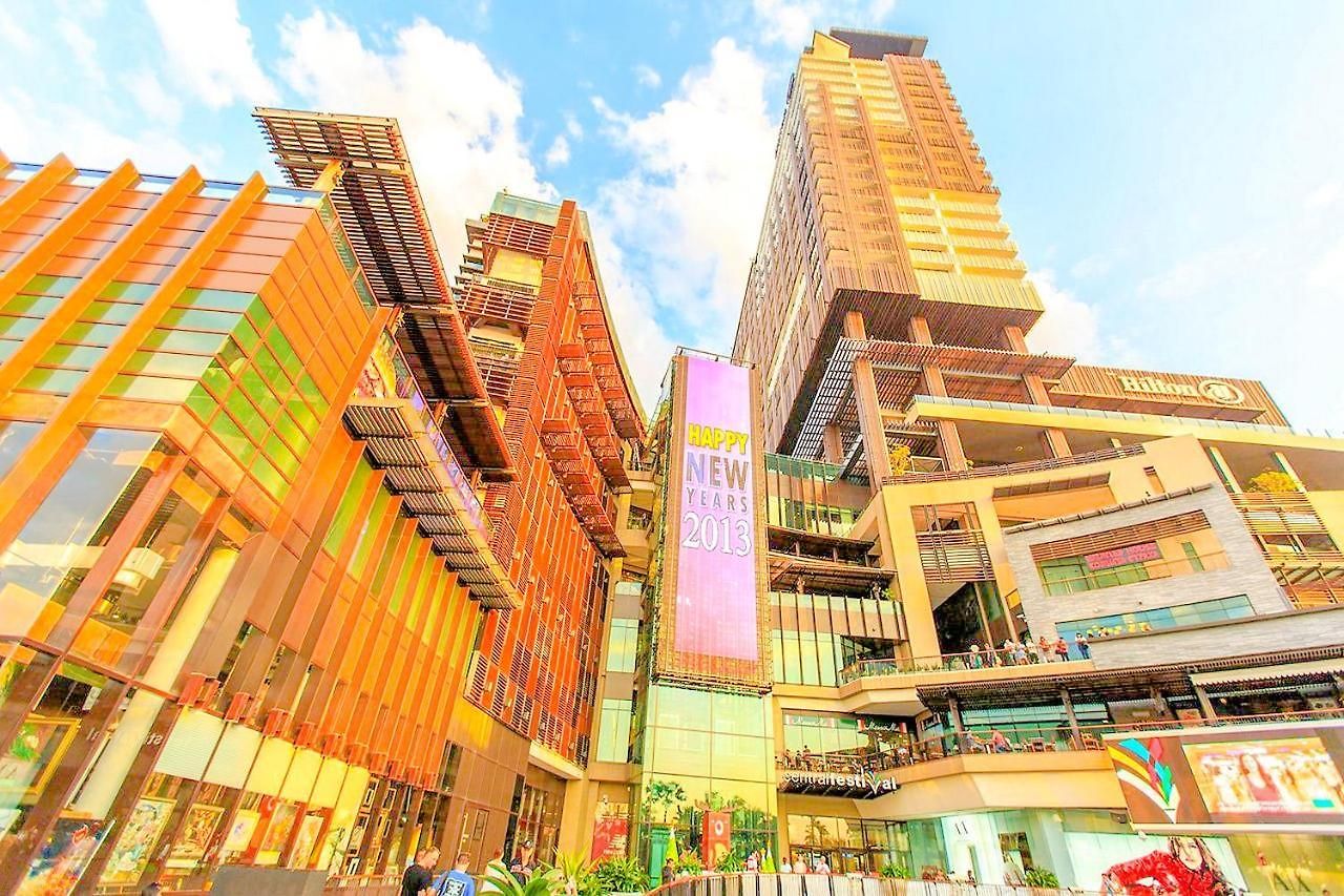Oyo 75369 Cozy Rooms@ Addicts โรงแรม