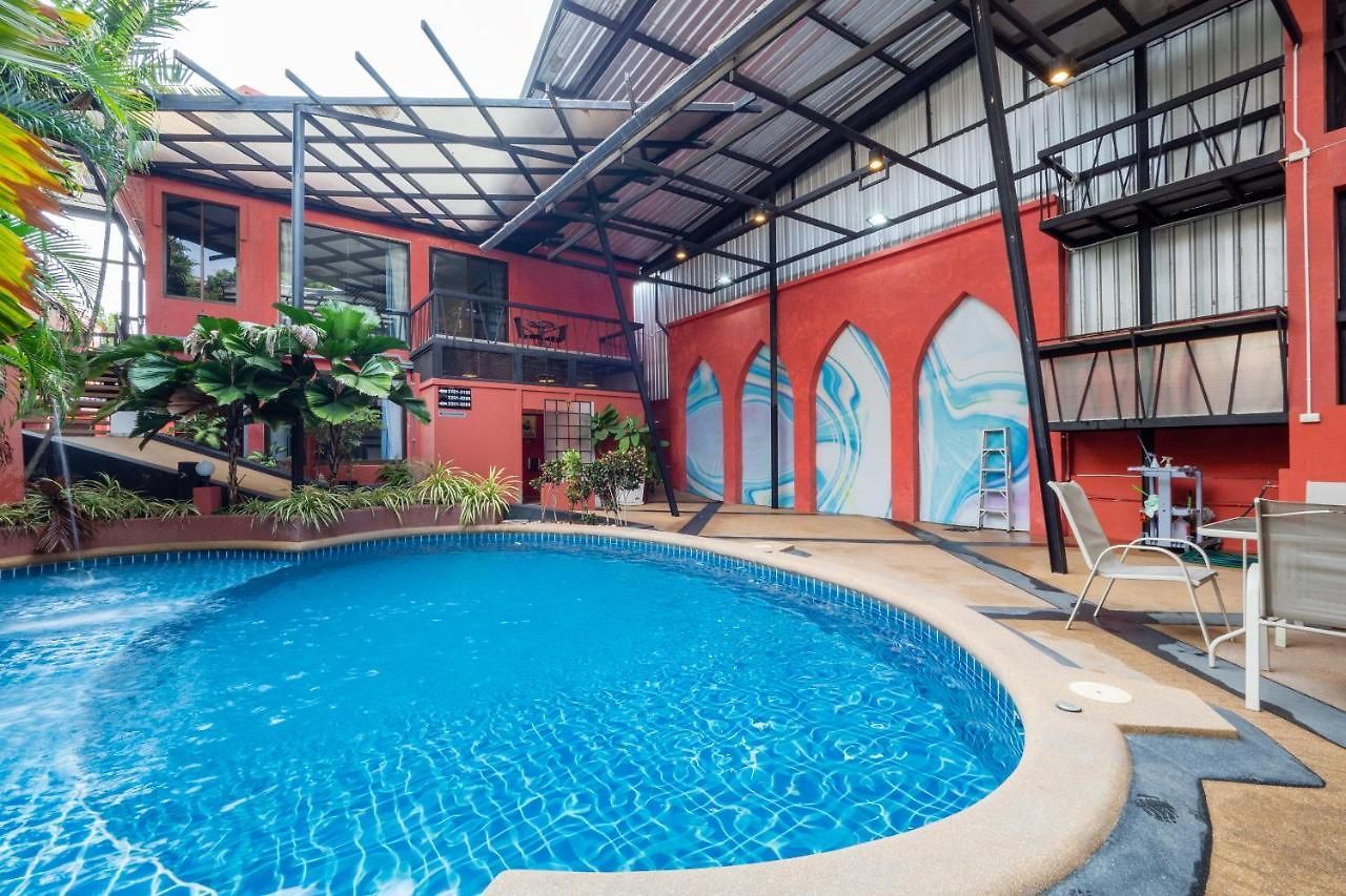 Oyo 75369 Cozy Rooms@ Addicts โรงแรม 2*