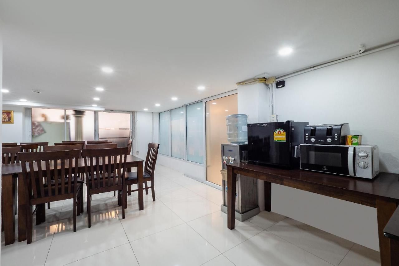 Oyo 75369 Cozy Rooms@ Addicts โรงแรม