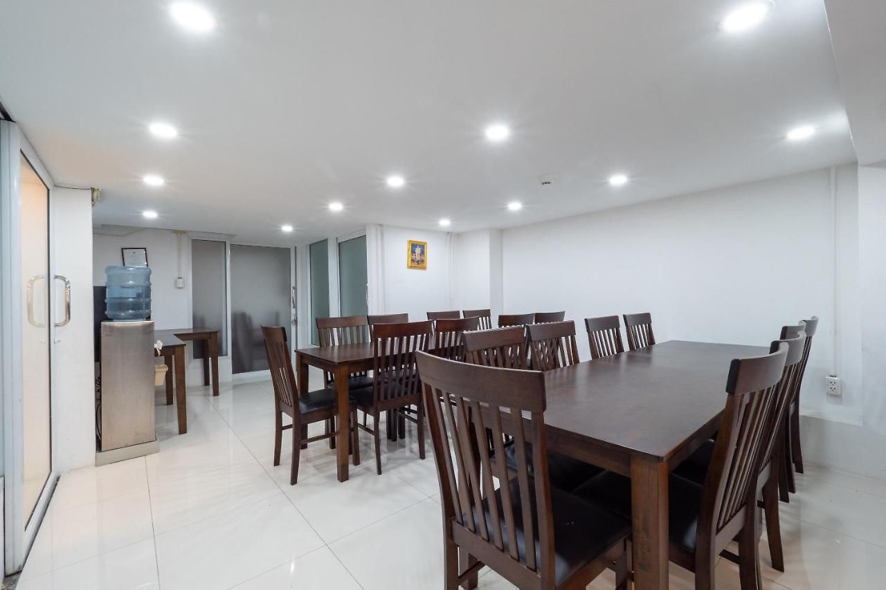 Oyo 75369 Cozy Rooms@ Addicts โรงแรม 2*