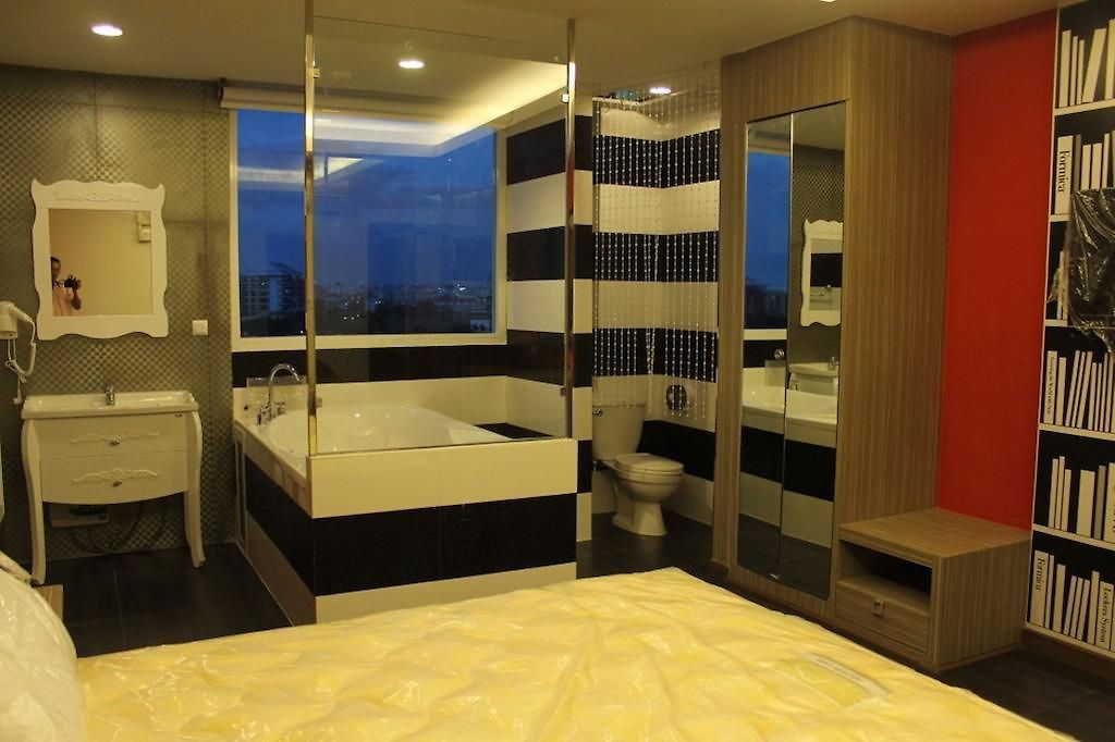 โรงแรม Chariot 3*