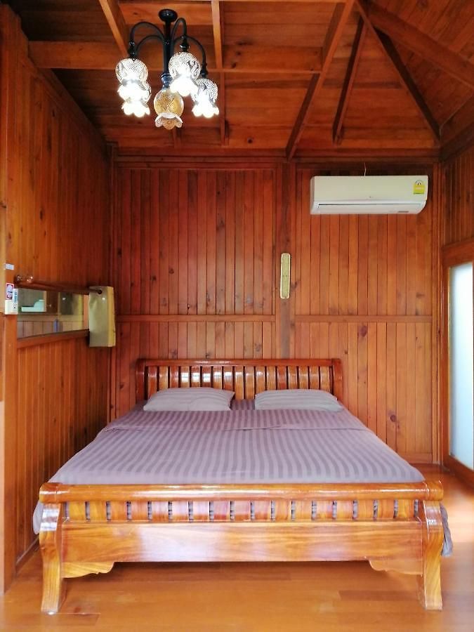 Wood House 3*