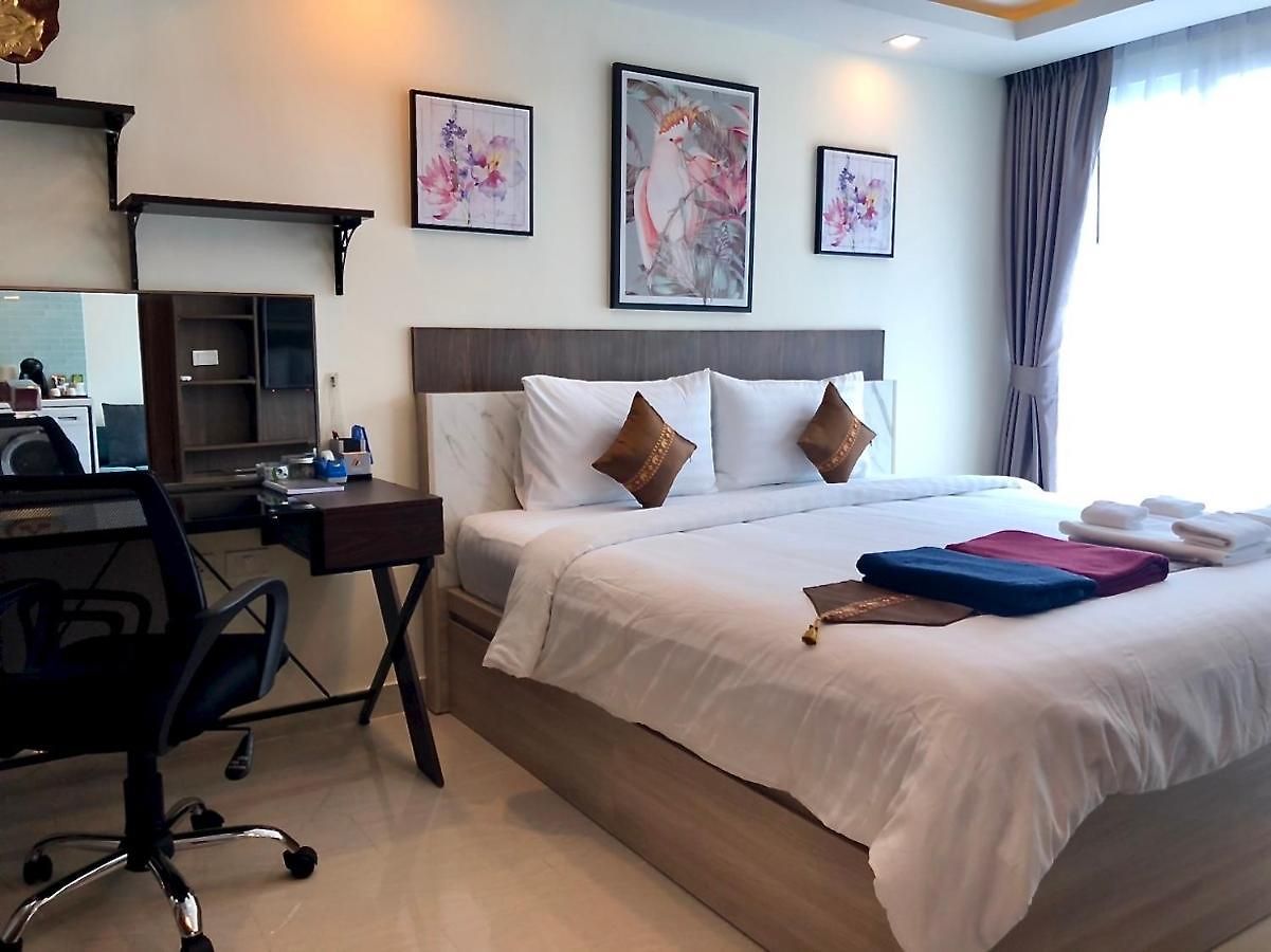 Luxury Business Suits In Grand Avenue By Estates Apartment