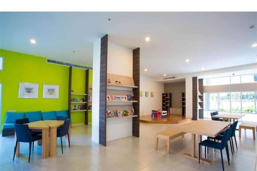อพาร์ตโฮเทล Lumpini Ville By Zy,near Terminal21 Walking St,freepool Gym