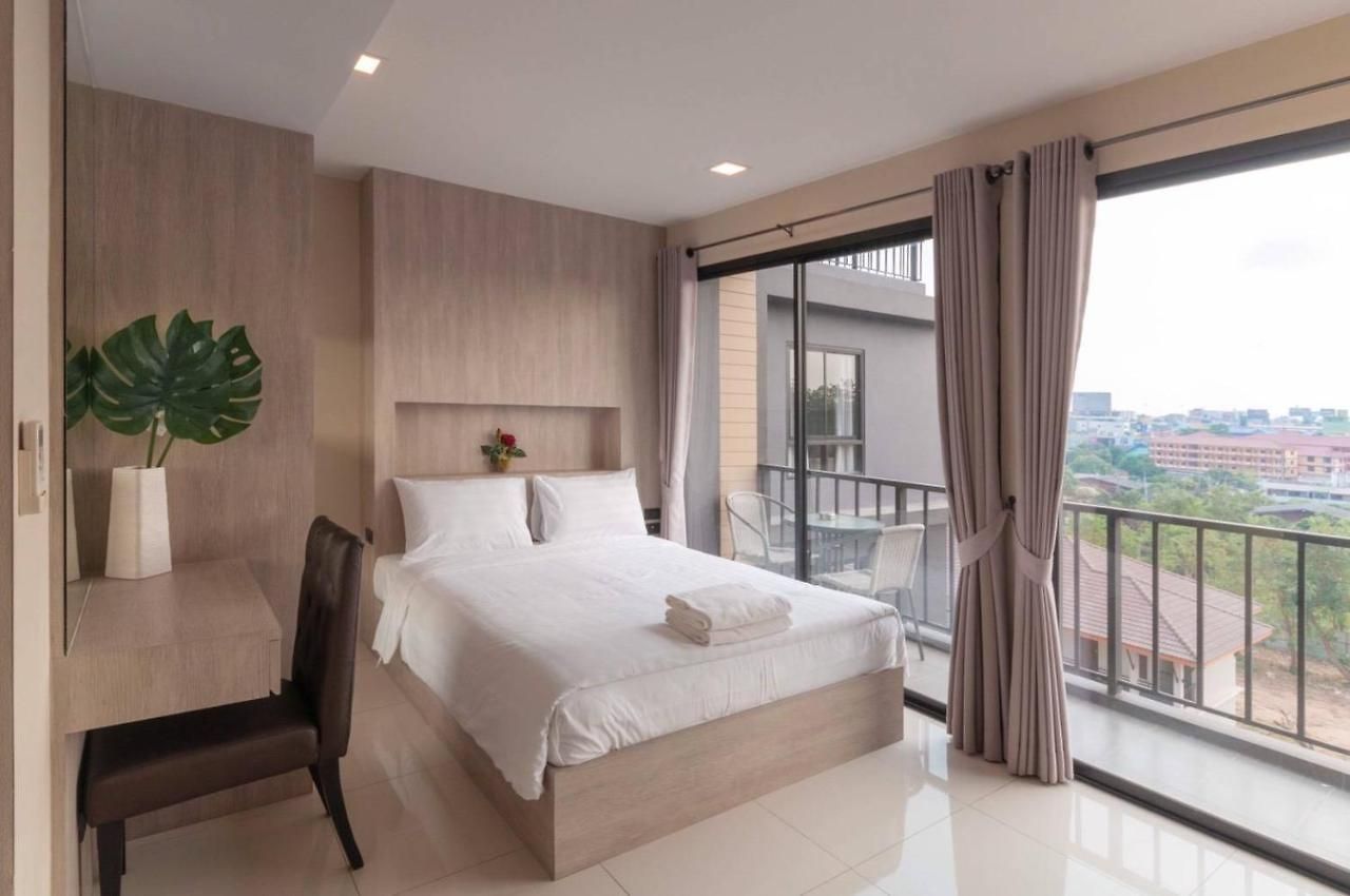 อพาร์ตโฮเทล The Peridot Serviced Pattaya