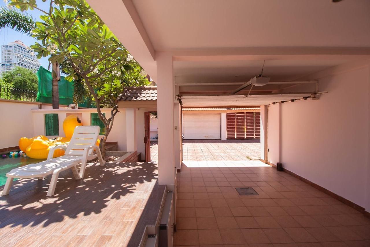 3 Bedroom Town With Private Pool วันหยุดที่บ้าน Pattaya