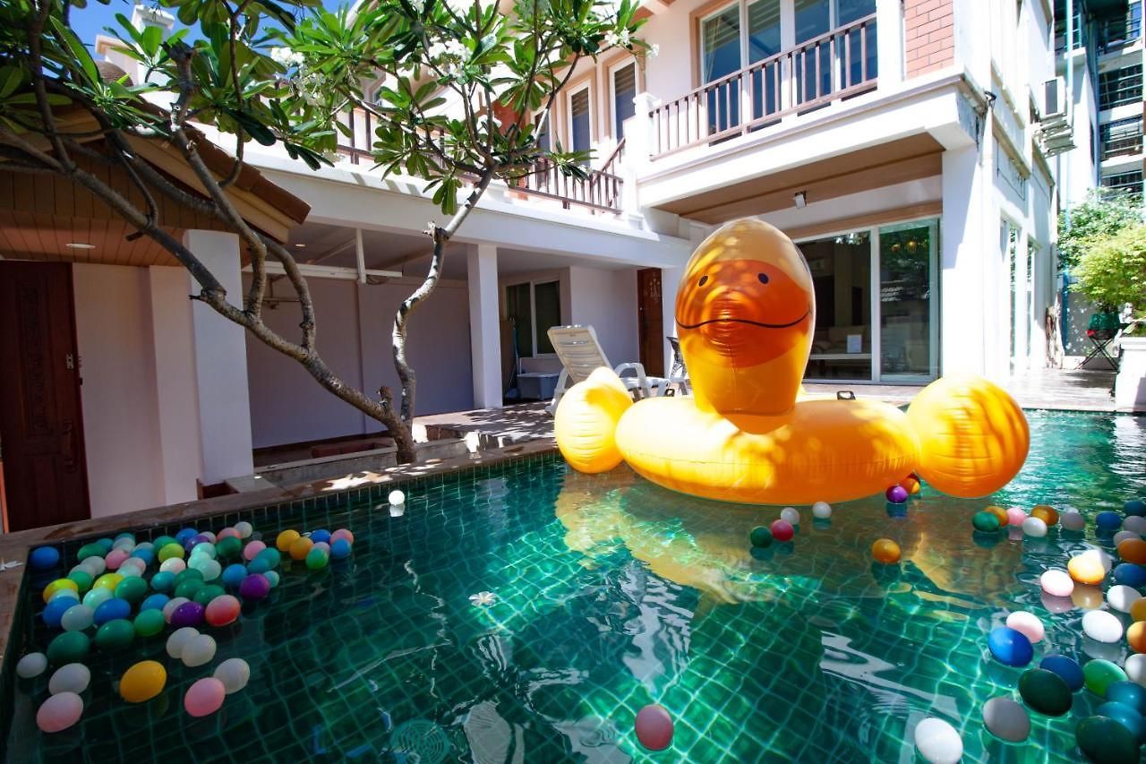 3 Bedroom Town With Private Pool *