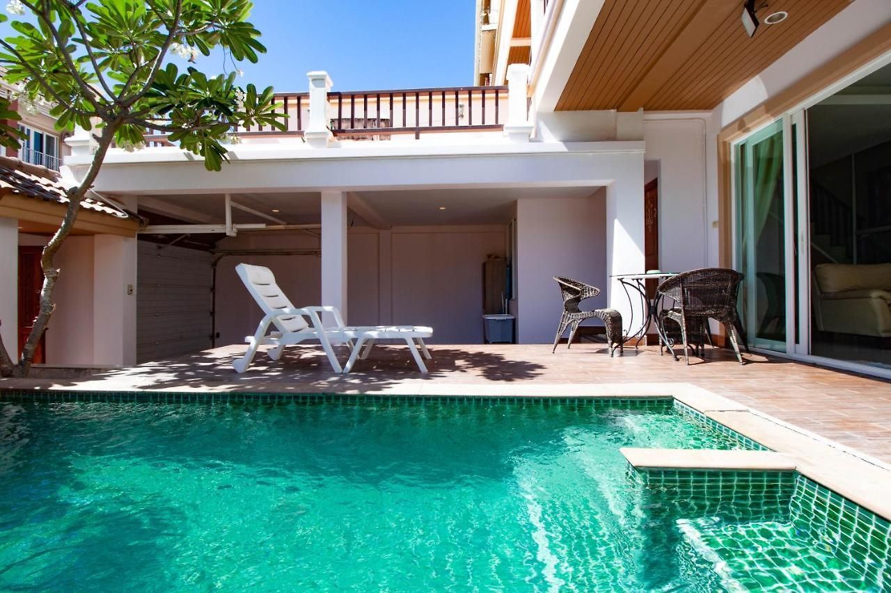 3 Bedroom Town With Private Pool * Pattaya