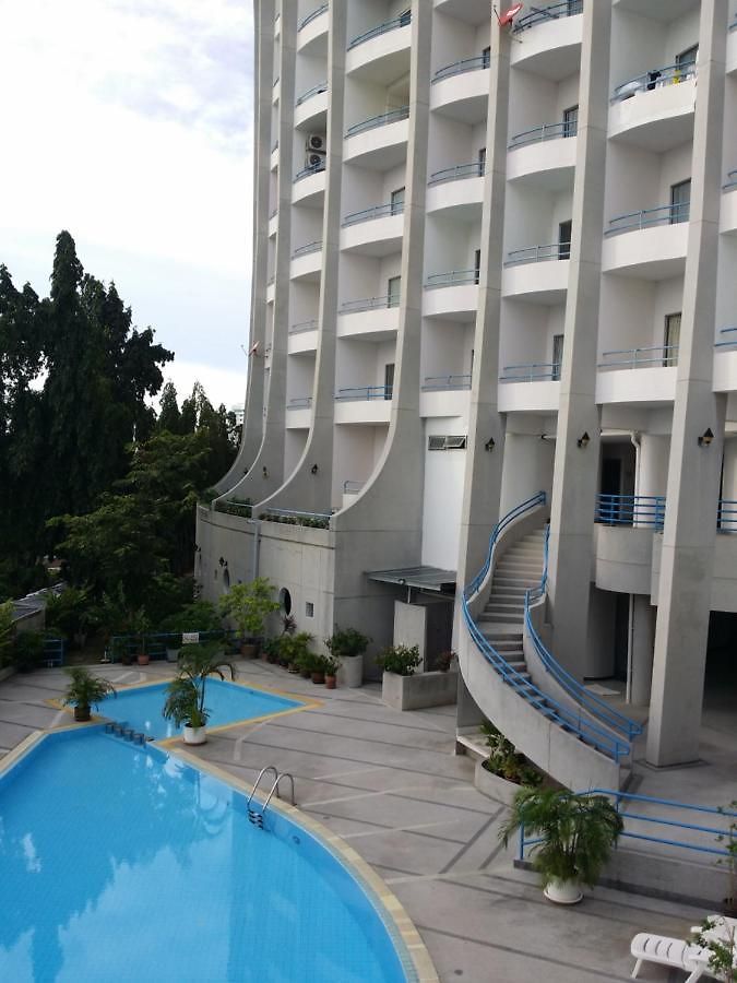 Peak Condominium 4*