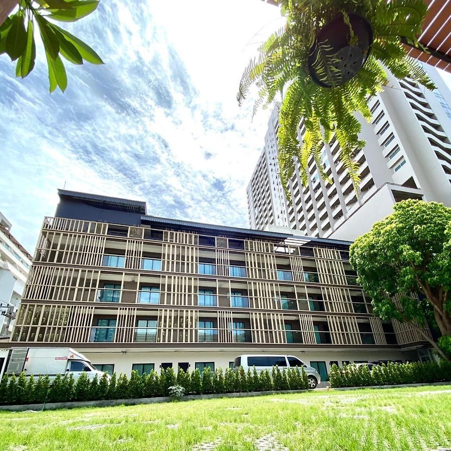 โรงแรม The Shade