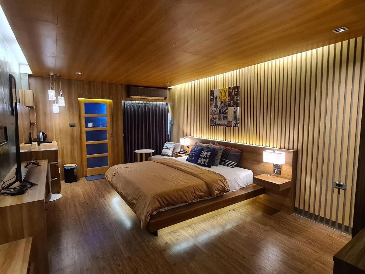 โรงแรม Leela One 2*
