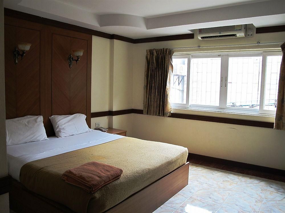 P72 โรงแรม 2*