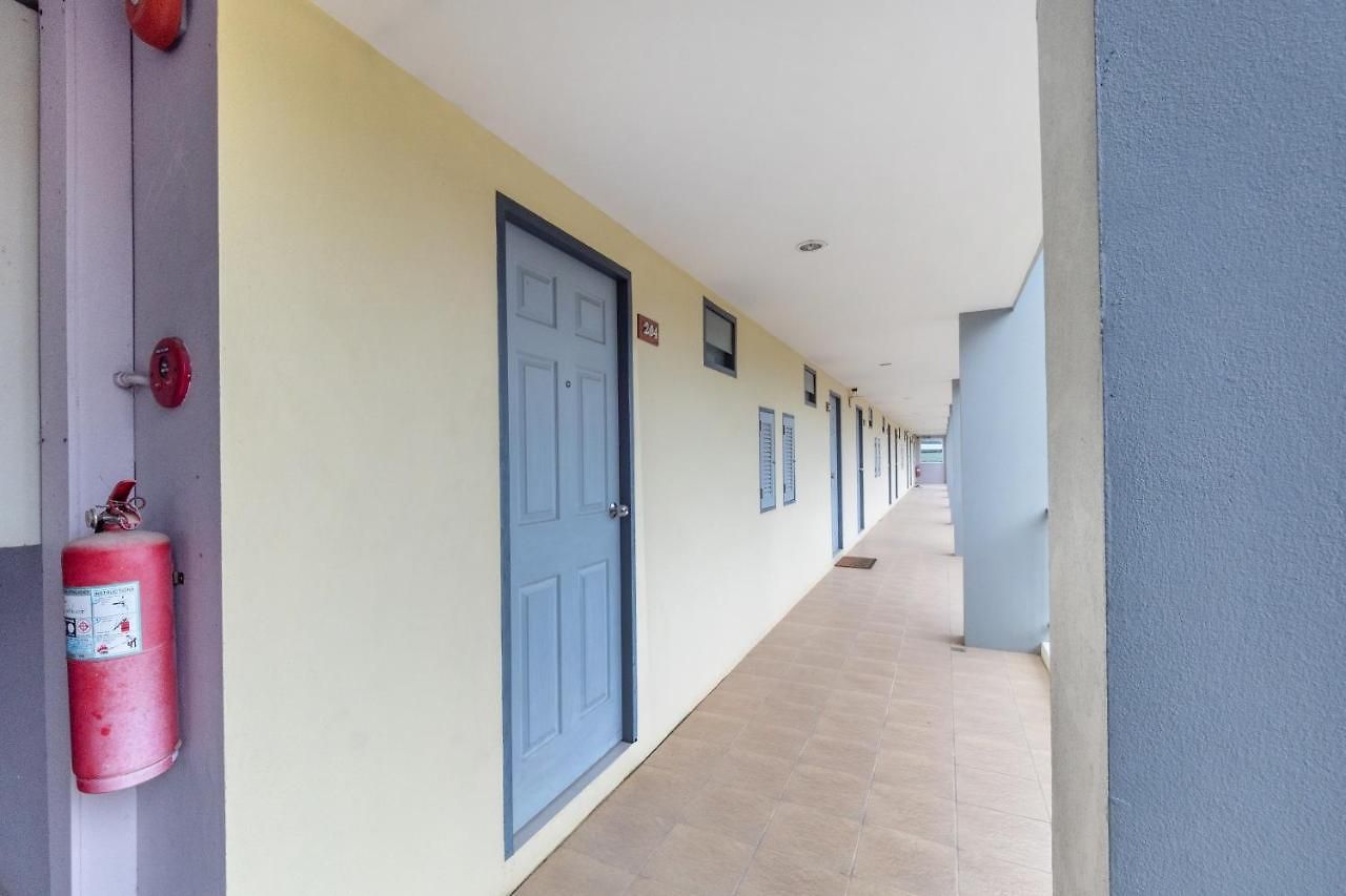 โรงแรม V Place 3*
