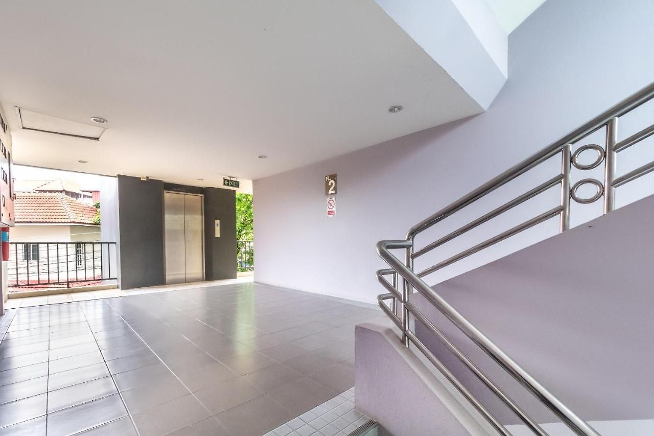 V Place โรงแรม 3*