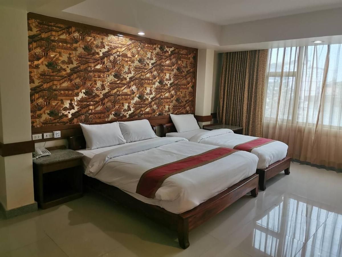 โรงแรม Accustay *