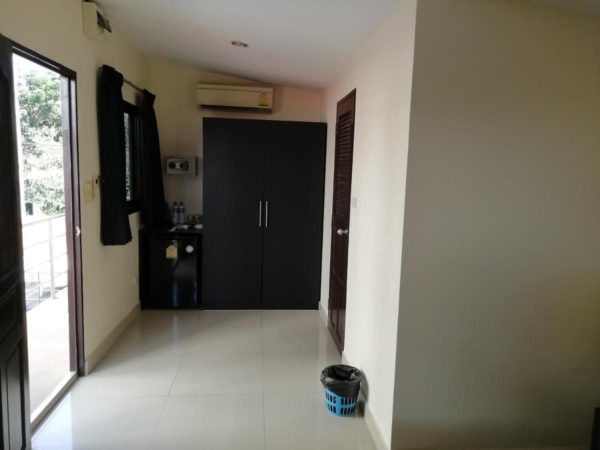 โรงแรม Dania