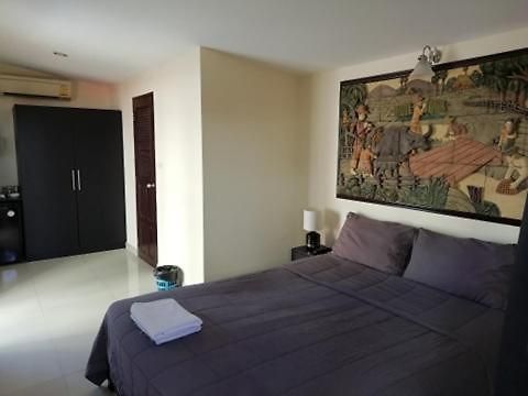 โรงแรม Dania