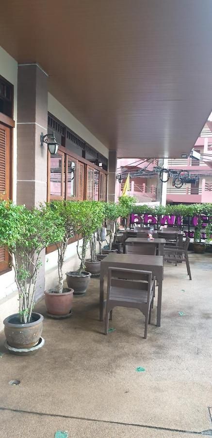 ซันวิว เพลส โรงแรม 3*