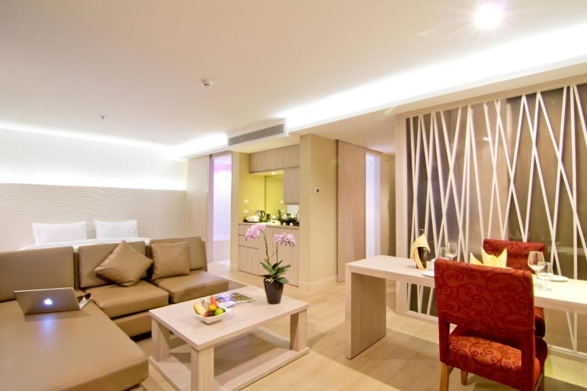 Hotel The 