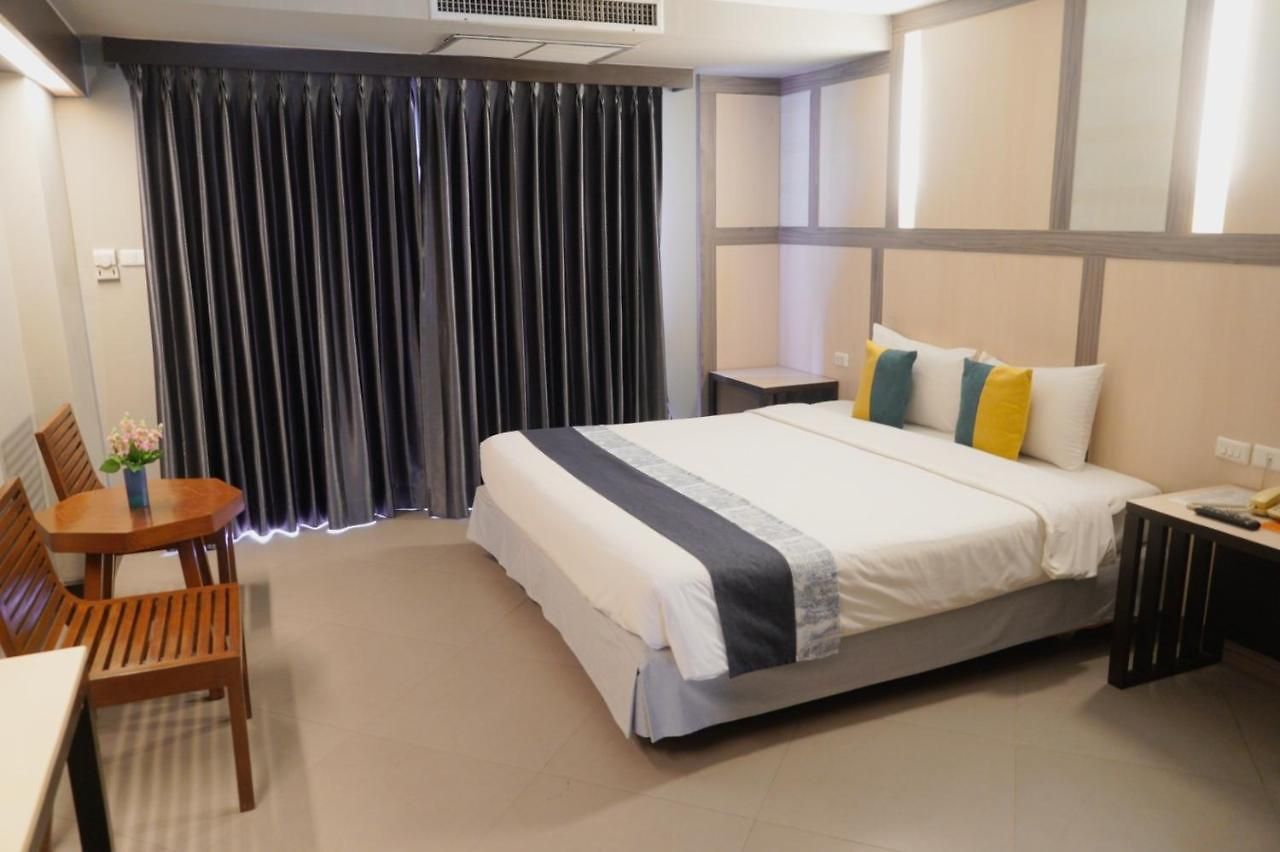 Sea Breeze Jomtien โรงแรม Pattaya