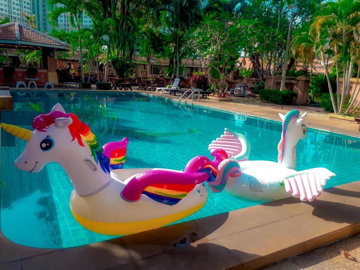 Safari Riviera โรงแรม
