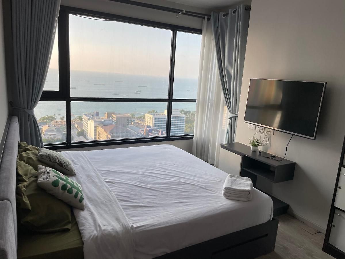 The Base Central ถูกและดี Aparthotel Pattaya