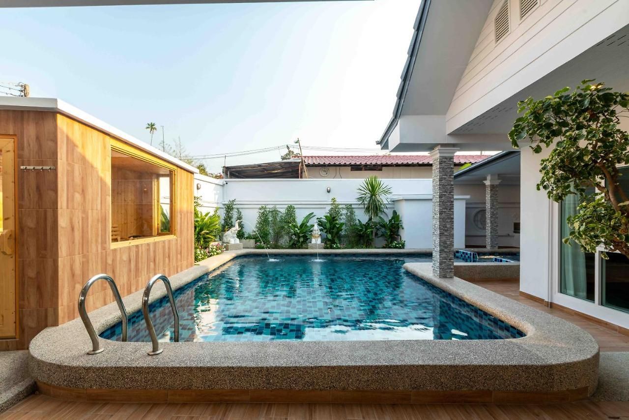 Sabai Pool 12-15 Persons 6br, Sauna, Pool Table, Karaoke, Bbq วิลล่า *