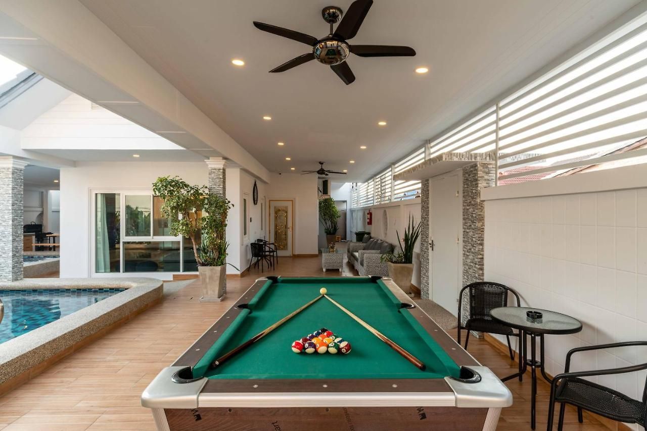 วิลล่า Sabai Pool 12-15 Persons 6br, Sauna, Pool Table, Karaoke, Bbq Pattaya