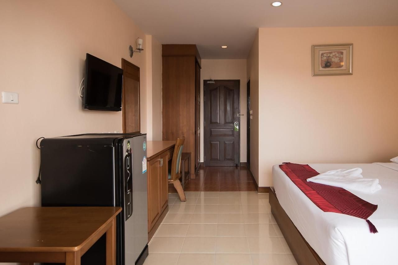 โรงแรม ซันวิว เพลส 3*