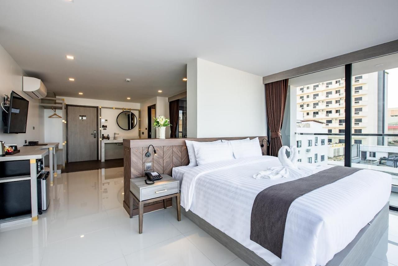 โรงแรม แบควูดส์ โฮเทล พัทยา 5*
