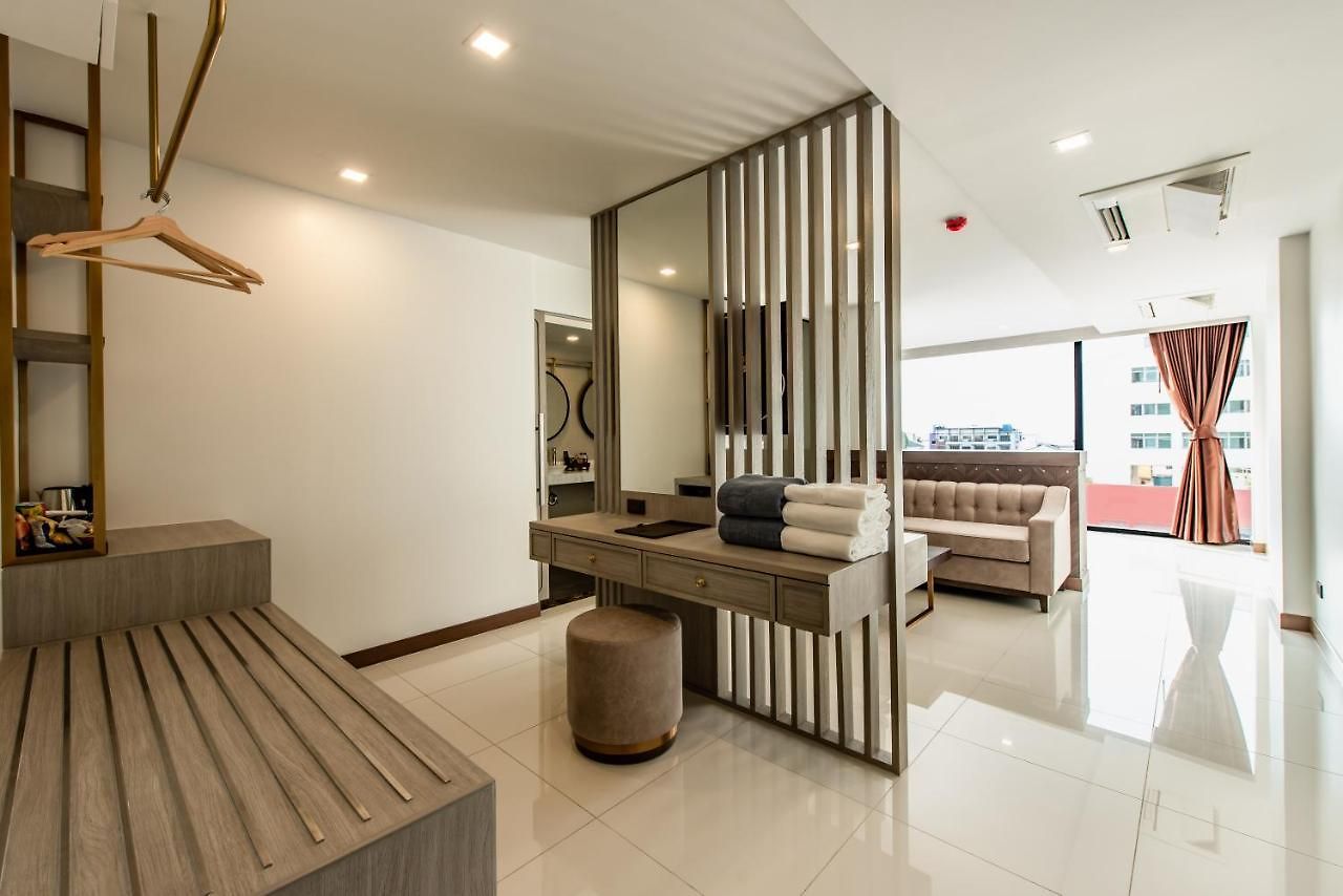 แบควูดส์ โฮเทล พัทยา โรงแรม 5*