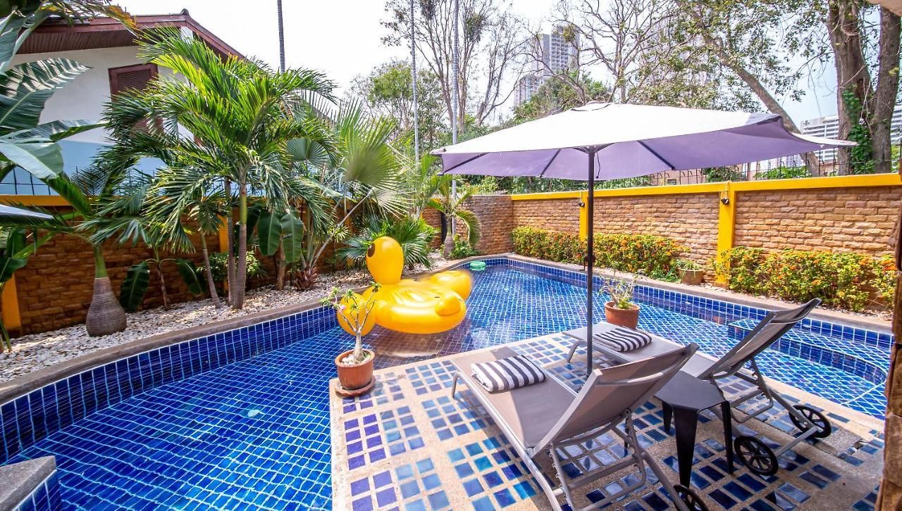 วิลล่า 4poolvillas