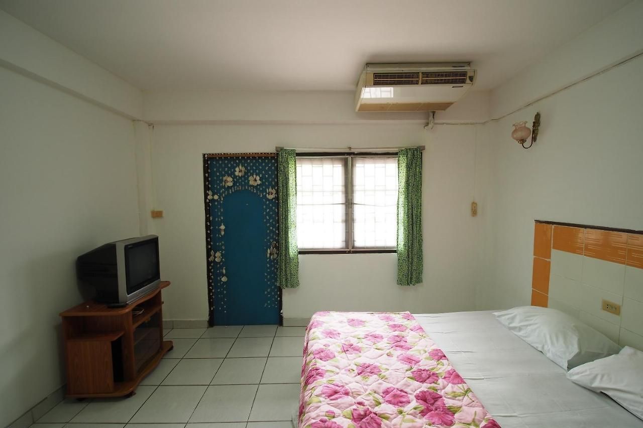 Oyo 1004 Naklua Mansion โรงแรม