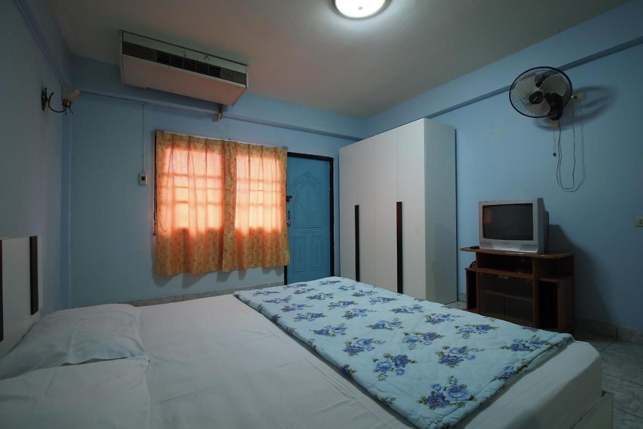 Oyo 1004 Naklua Mansion 2*
