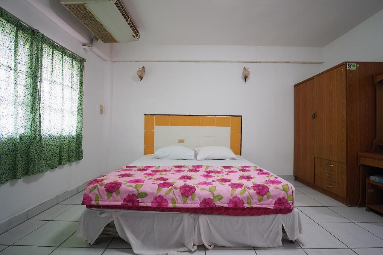 โรงแรม Oyo 1004 Naklua Mansion Pattaya