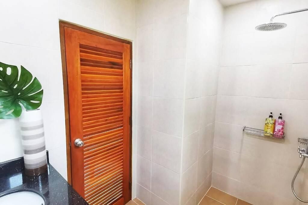Anb Poolvilla 3br Walk Private In Pratamnak Pattaya