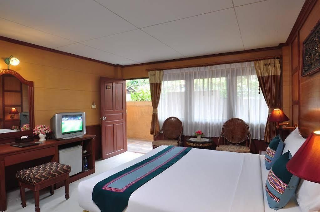 S Formally Sabai โรงแรม 3*