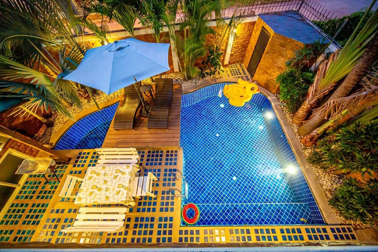 4poolvillas